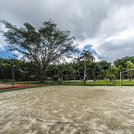 Casa confortável e ampla com piscina e bilhar!-2